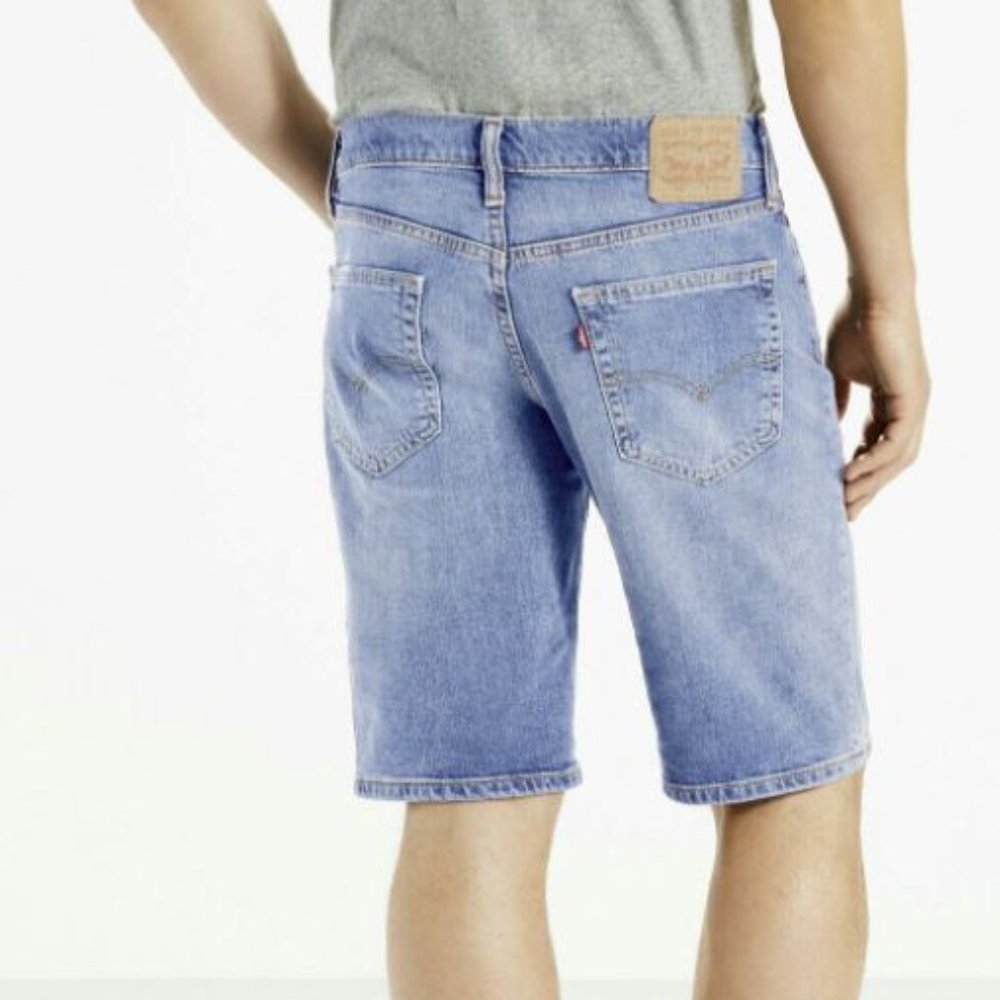 541 Levi's Mens NWT Athletic Shorts - Picture 2 of 3
